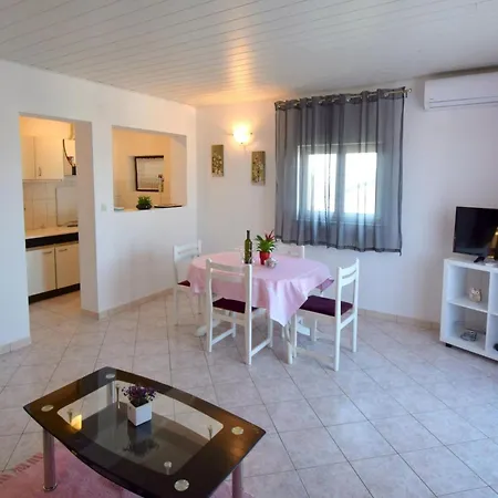 Apartman Marinela 2 By Interhome *